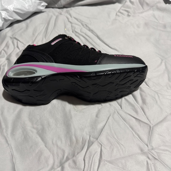 NEW! Fashion brand. Size 10. Never wore. Non smoking home - Picture 3 of 3